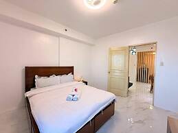 Sky N Sea Suites Malate Sea & City View