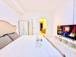 Sky N Sea Suites Malate Sea & City View