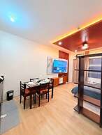 Sky N Sea Suites Malate Sea & City View