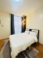 Sky N Sea Suites Malate Sea & City View