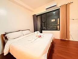 Sky N Sea Suites Malate Sea & City View