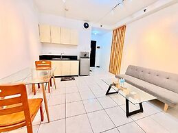 Sky N Sea Suites Malate Sea & City View