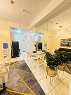 Sky N Sea Suites Malate Sea & City View