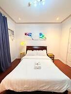 Sky N Sea Suites Malate Sea & City View