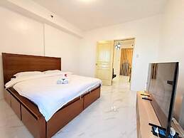 Sky N Sea Suites Malate Sea & City View