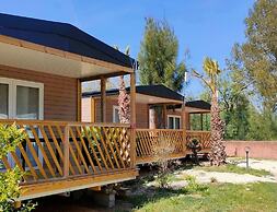 Comfortable Coastal Stay for 4