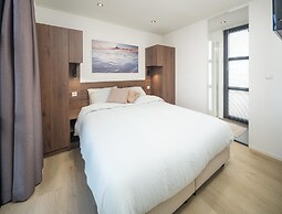 Luxury 4 Guests Villa With Sunny Garden