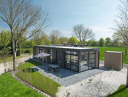 Detached 2-guest Home Near Beach