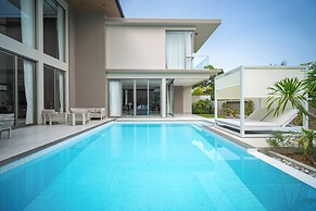 GRAND VIEW Residences Villa with Pool