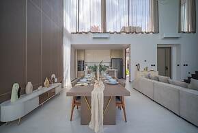 GRAND VIEW Residences Villa with Pool