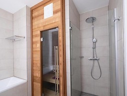 Waterfront Gem With Private Sauna