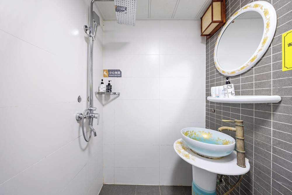 Beijing Junhefu Nanluoguxiang Yard Hotel
