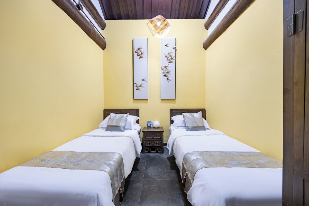 Beijing Junhefu Nanluoguxiang Yard Hotel
