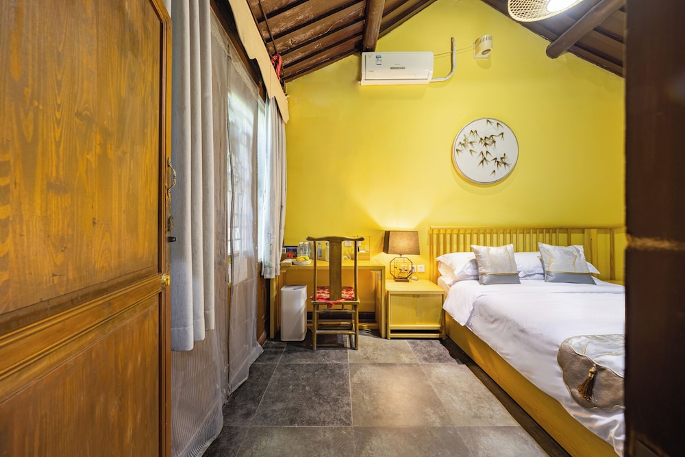 Beijing Junhefu Nanluoguxiang Yard Hotel