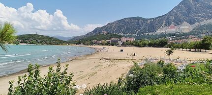Tranquil 3-bedroom House in Eğirdir With Stunning Views