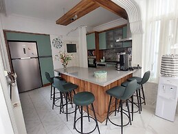 Tranquil 3-bedroom House in Eğirdir With Stunning Views
