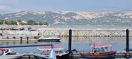Tranquil 3-bedroom House in Eğirdir With Stunning Views