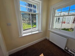 Apartment Sleeps 4 With Parking