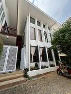Ena Boutique Hotel & Cafe