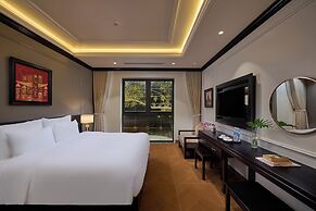 Aluna Hotel