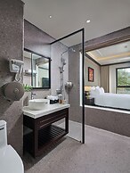 Aluna Hotel