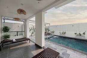 Aluna Hotel