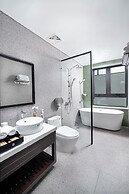 Aluna Hotel