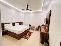 Mira Siwan Tarwara More