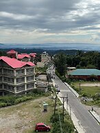 Manuni Inn  Khanyara Rd