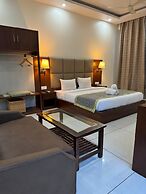 Manuni Inn  Khanyara Rd