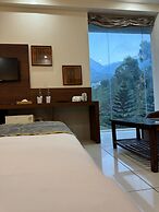 Manuni Inn  Khanyara Rd