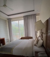 Manuni Inn  Khanyara Rd