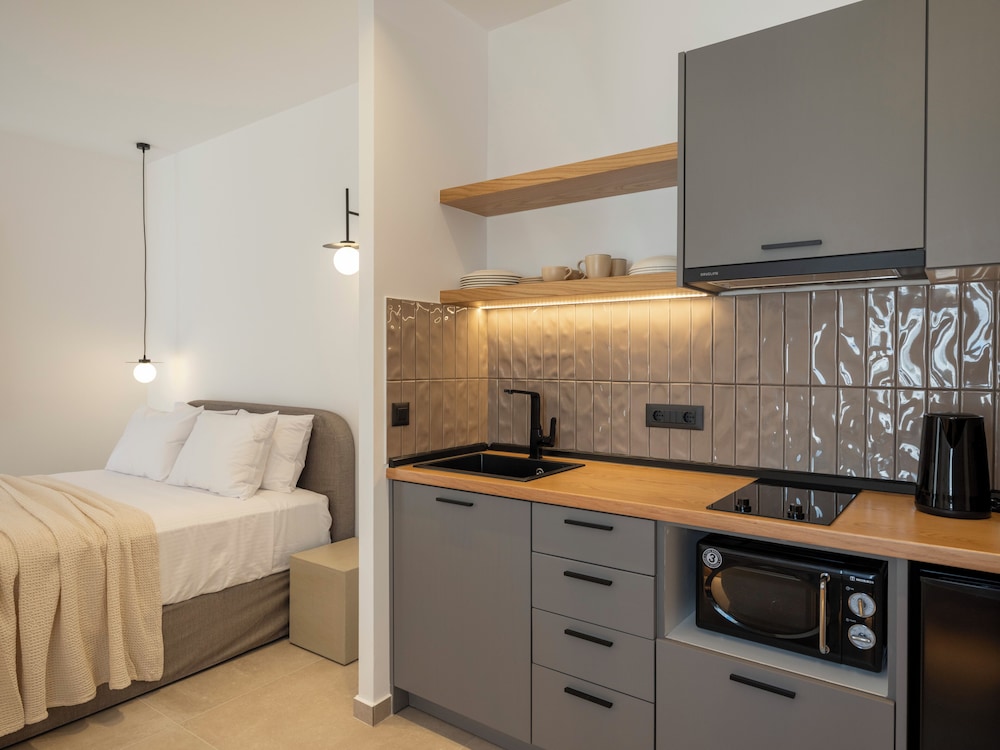 Anemelia way of living