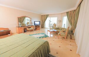 Sea Star Beau Rivage Hotel
