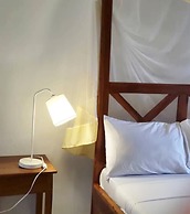 Mimi na Wewe Bungalows Hotel