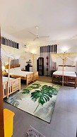 Mimi na Wewe Bungalows Hotel