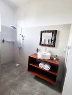 Mimi na Wewe Bungalows Hotel
