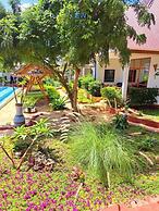 Mimi na Wewe Bungalows Hotel