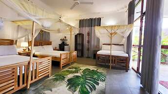 Mimi na Wewe Bungalows Hotel