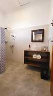 Mimi na Wewe Bungalows Hotel