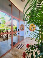 Mimi na Wewe Bungalows Hotel