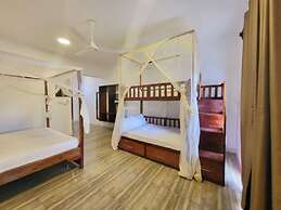Mimi na Wewe Bungalows Hotel
