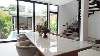 Aquamarine Villa 8A