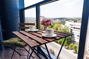 Oasis Vista Escape With Terrace