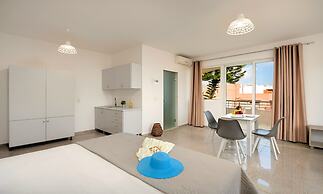 Kavros Beachside Apts