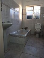 Ojong's Self-Catering Kraaifontein