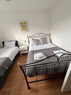 Tranquil Turquoise - 3 Bed House With Parking