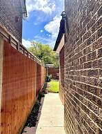 Tranquil Turquoise - 3 Bed House With Parking