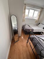 Tranquil Turquoise - 3 Bed House With Parking