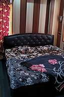 Hotel Al Azizia Near Dal Lake